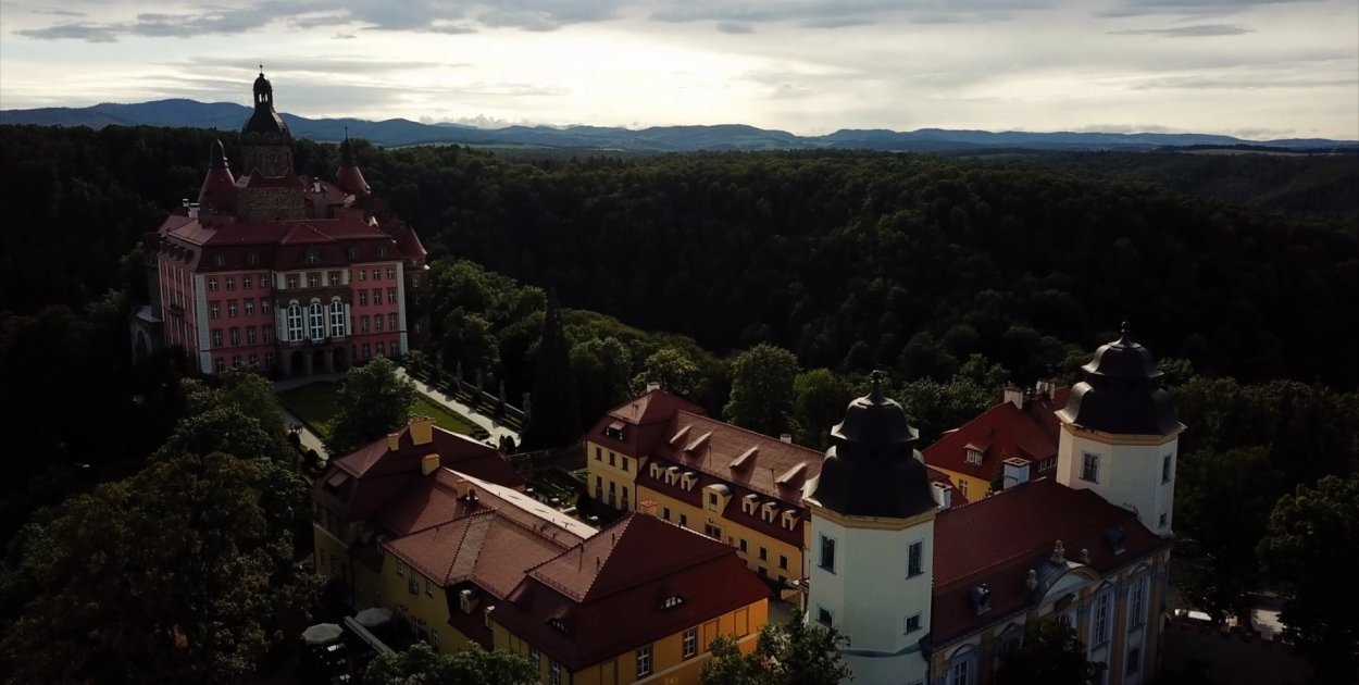 Wieki remont w Zamku Książ